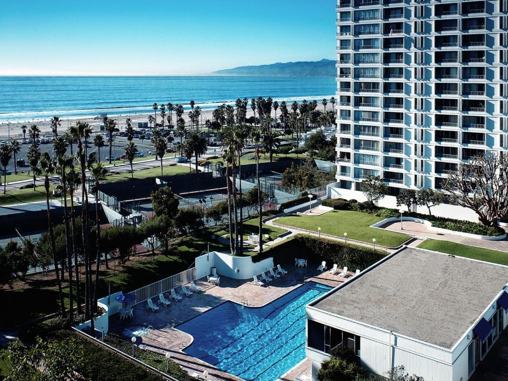 Stunning Ocean Views Luxurious High-floor Retreat Los Angeles