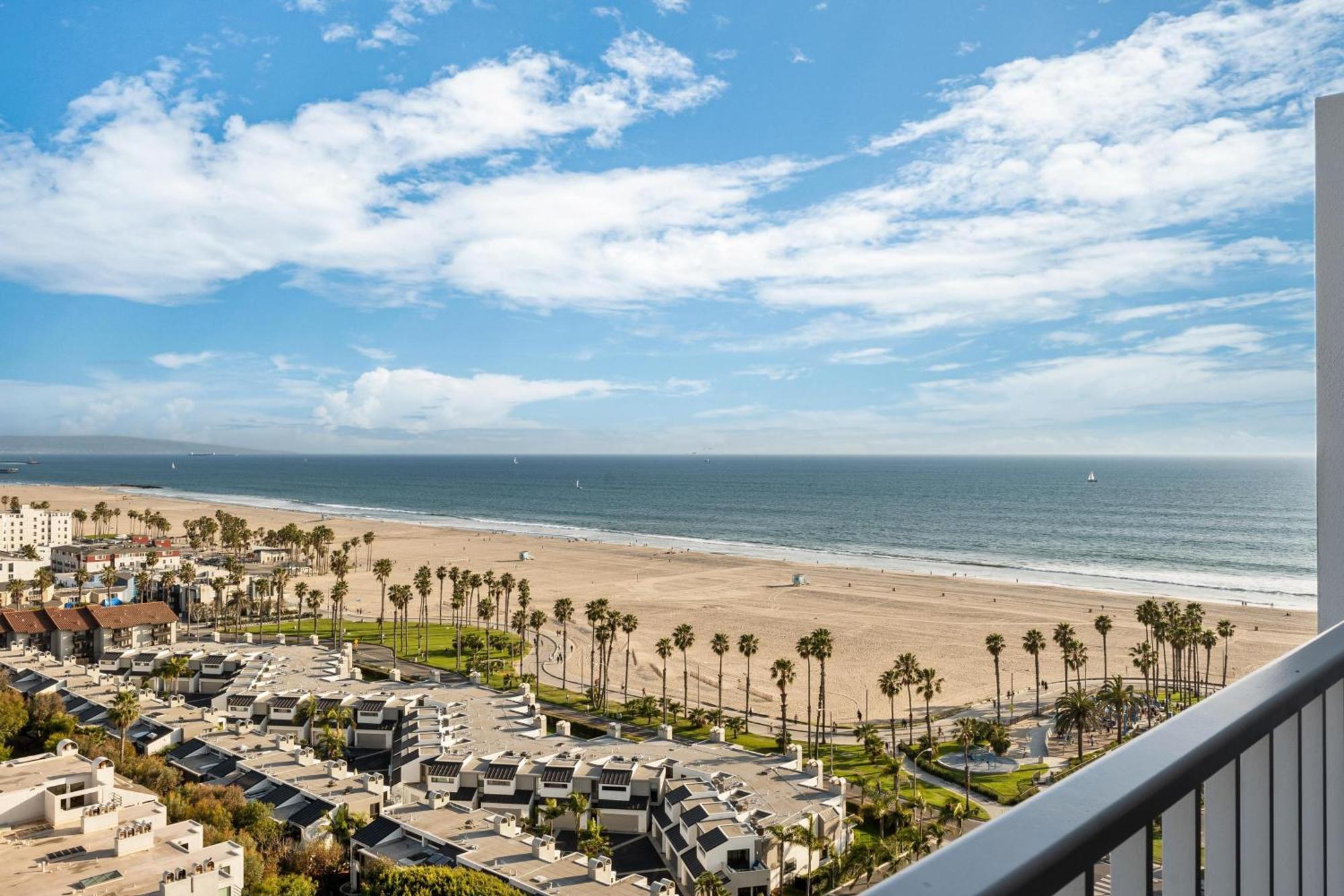 Stunning Ocean Views Luxurious High-floor Retreat * Los Angeles